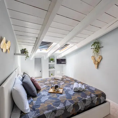 Tiny House With Parking *