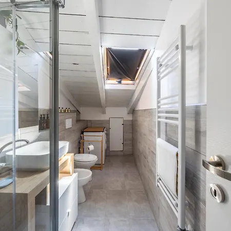 דירה Tiny House With Parking *