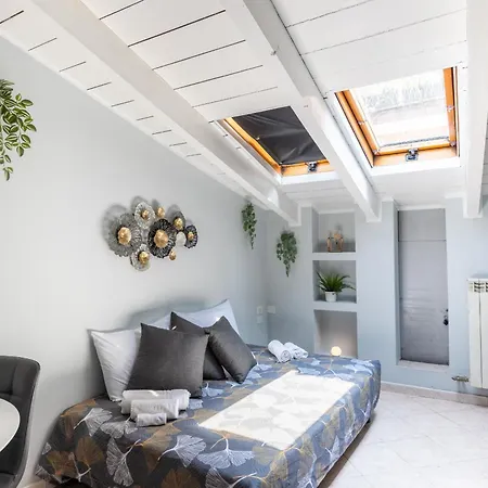 Tiny House With Parking דירה מילאנו