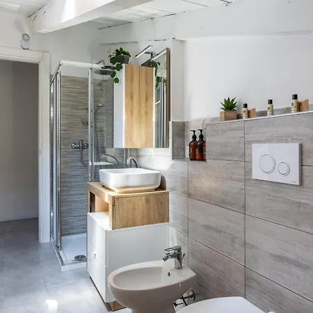 Tiny House With Parking מילאנו