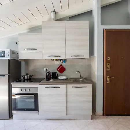 דירה Tiny House With Parking *