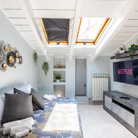 Tiny House With Parking מילאנו